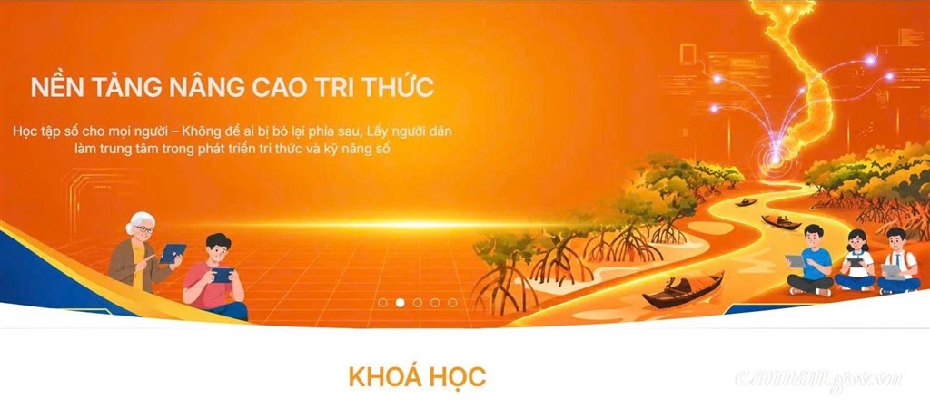 Đẩy mạnh “Bình dân học vụ số”, hướng dẫn người dân sử dụng dịch vụ công trực tuyến