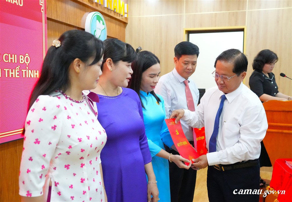 Thành lập 23 Chi bộ trực thuộc Đảng bộ Mặt trận Tổ quốc, các đoàn thể tỉnh