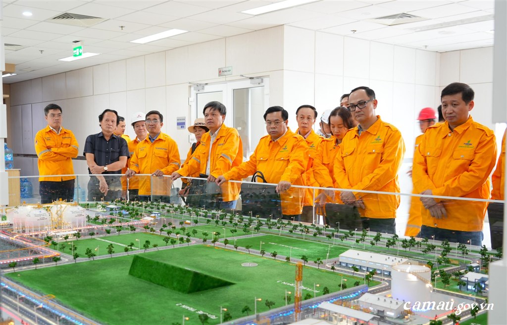 Đoàn công tác của Quốc hội khảo sát lĩnh vực năng lượng và bảo vệ bờ biển